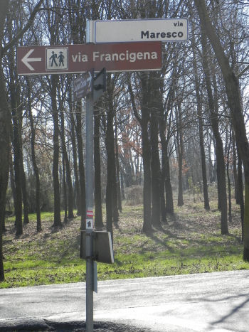 Incrocio con Via Maresco verso Burolo (74873 bytes)